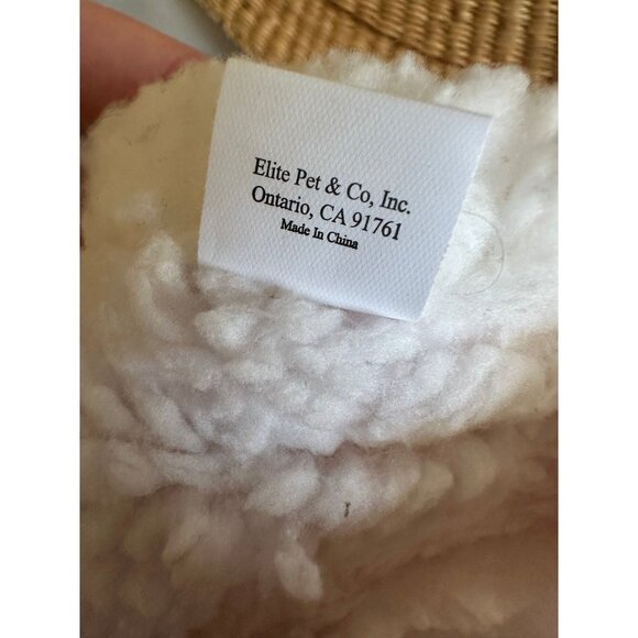 Dog size medium Santa sweater - Picture 5 of 8